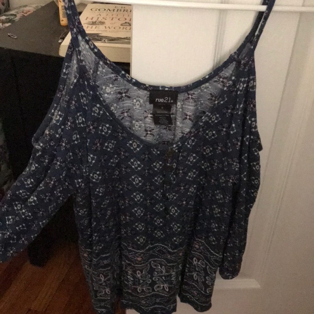 Blue print design cold shoulder top
